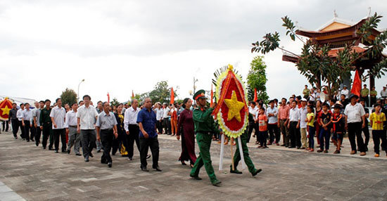 Lễ tưởng niệm các anh hùng liệt sỹ Chư Tan Kra