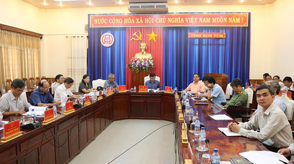 Lãnh đạo tỉnh Kon Tum tham dự phiên họp Chính phủ thường kỳ tháng 6/2017