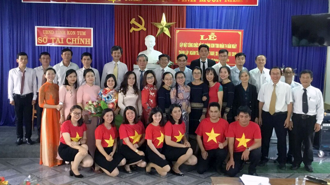 Sở Tài chính tỉnh Kon Tum thi đua hướng tới kỷ niệm 75 năm Ngày Truyền thống ngành Tài chính ViệtNam